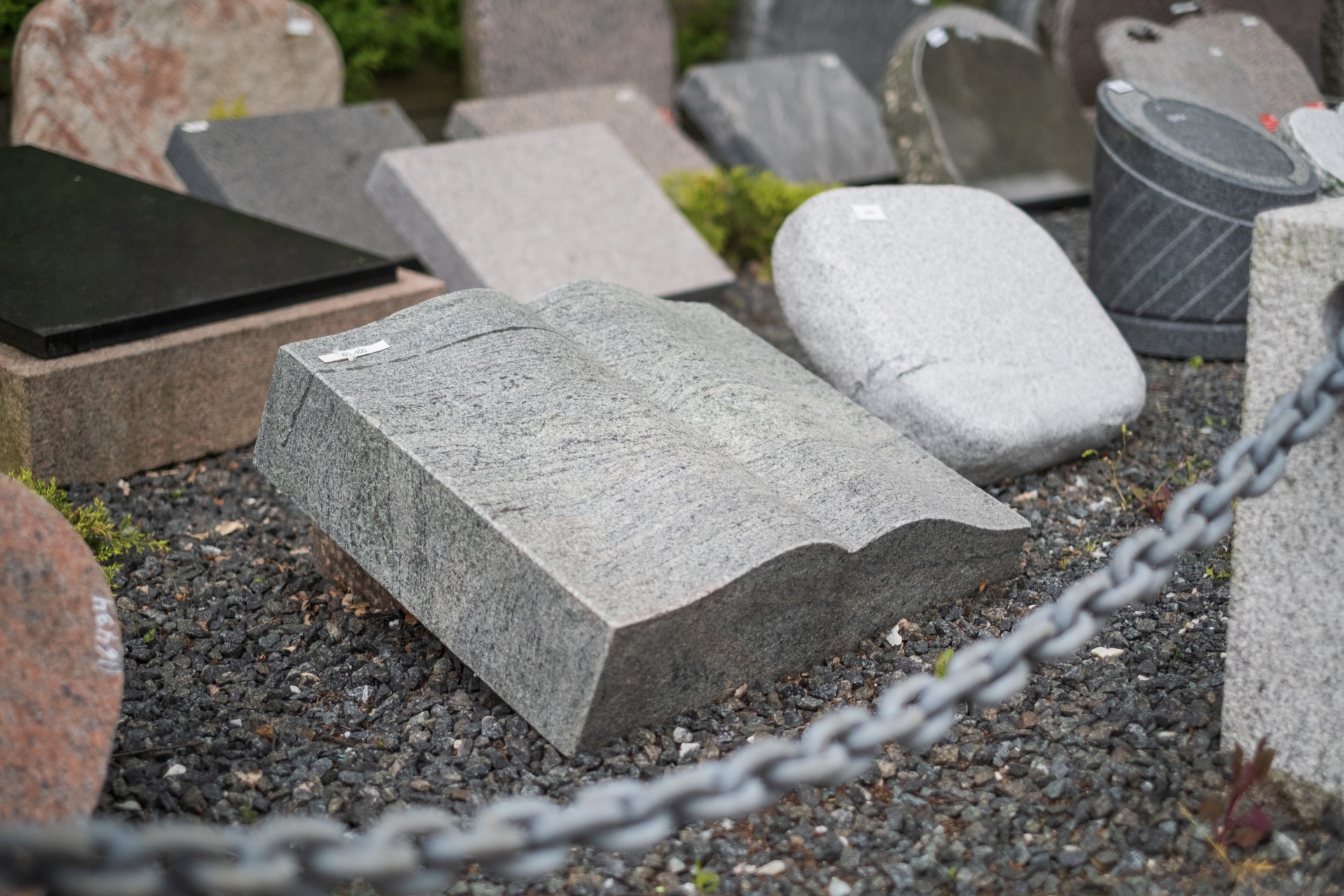 Stenhuggeri Bispebjerg 100 års erfaring Gravsten til din kære